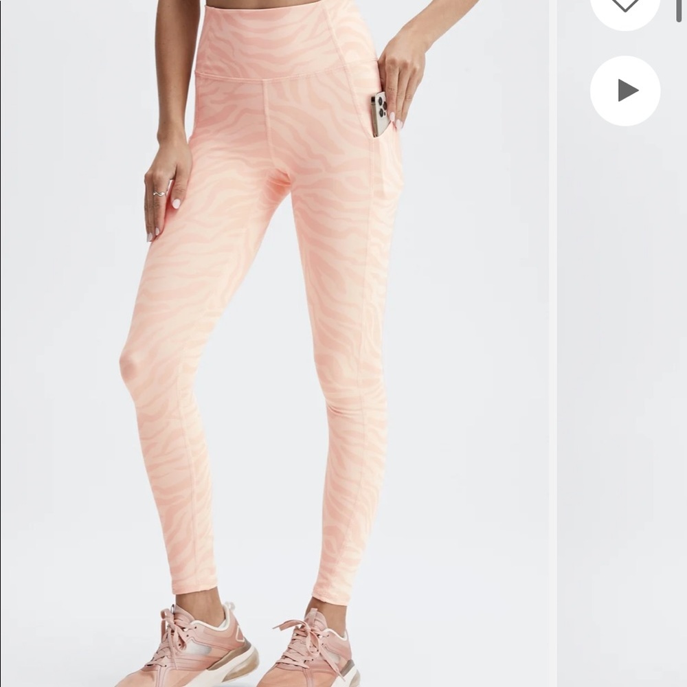 Fabletics Oasis High-Waisted Legging
